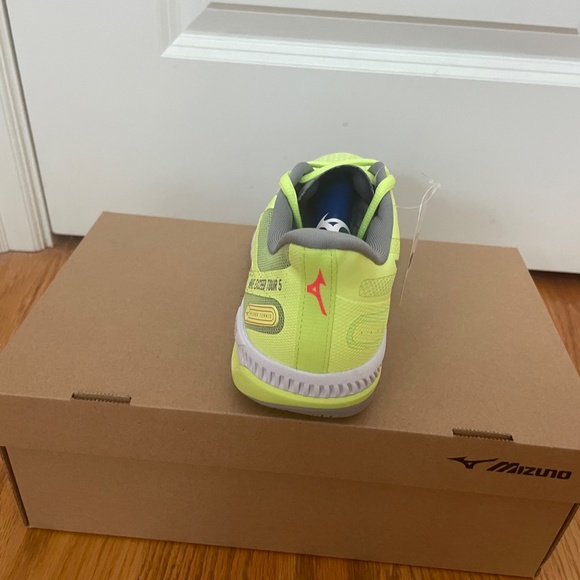 Wave Women's Exceed Tour 5 AC Tennis Shoes from Mizuno - Picture 6 of 10